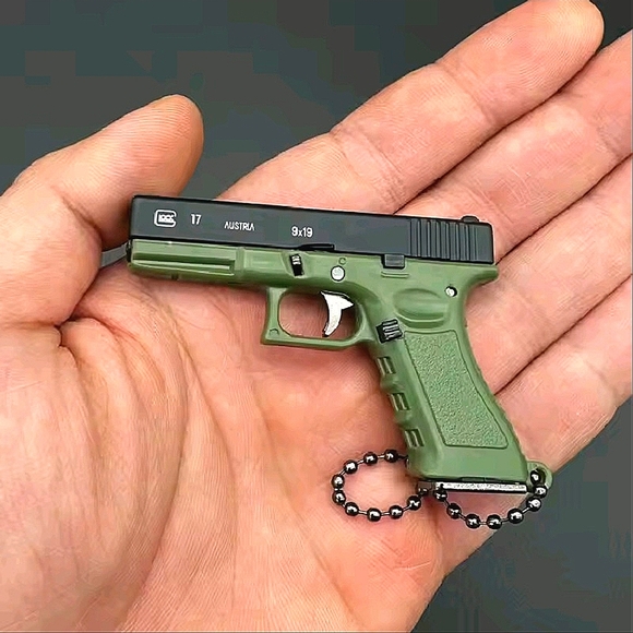 1:3 Authentic Glock 17 Keychain Rackable Metal Slide & Removable Mag Army Green - Picture 1 of 2